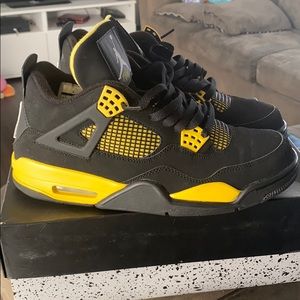 2012 Jordan 4 Thunder